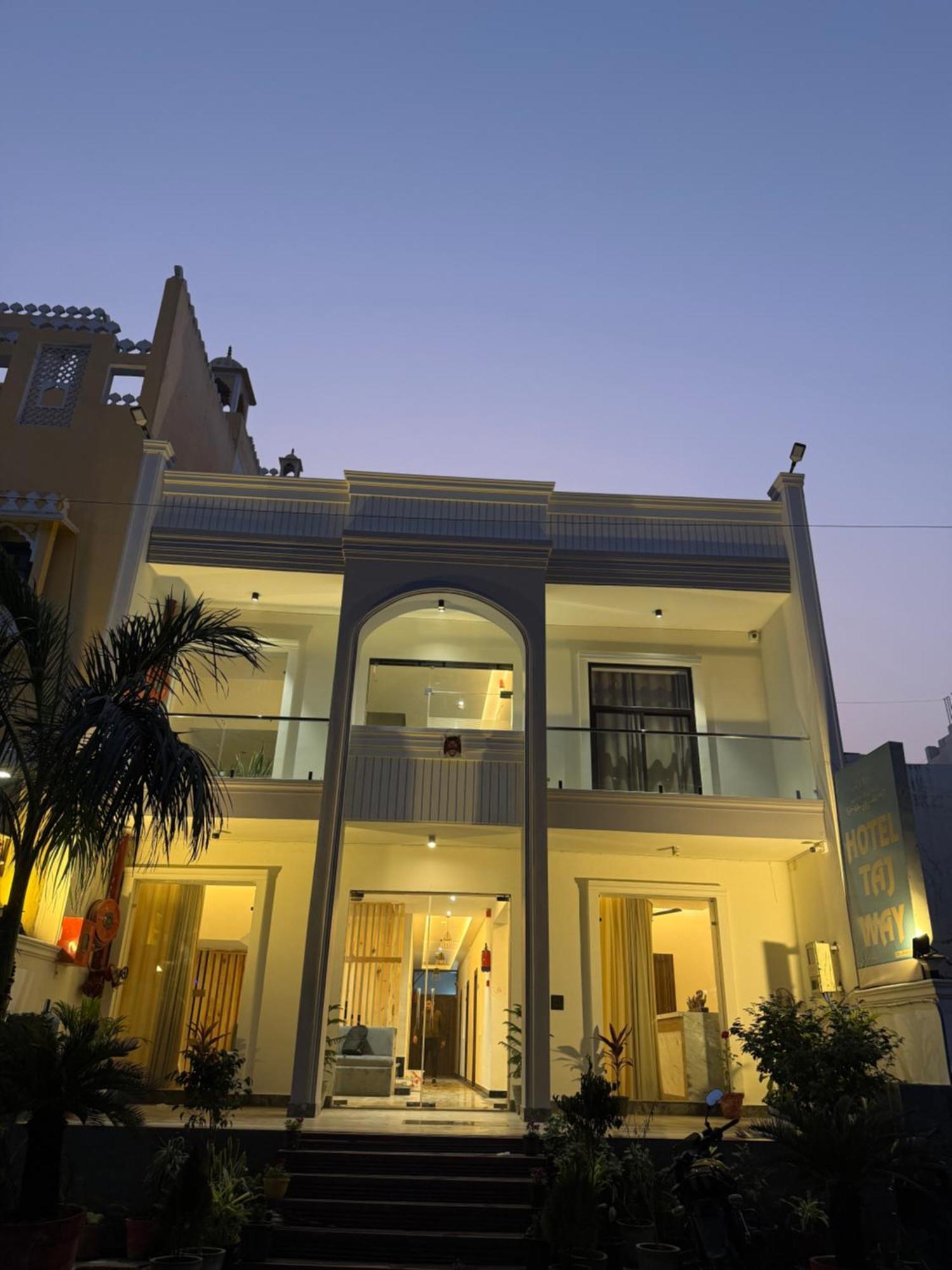 Hotel Taj Way By Jyoti Villa Agra  Exteriör bild